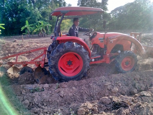 ขายแทกเตอร์คูโบต้าL4708 มีใบมีดพร้อมใช้งานครับ