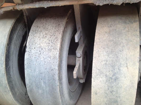 ขายรถบดล้อยาง 9 ล้อ  เล่มทะเบียน พร้อมโอน