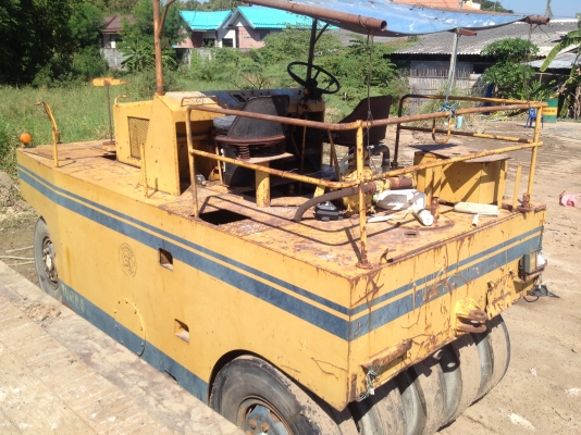 ขายรถบดล้อยาง 9 ล้อ  เล่มทะเบียน พร้อมโอน