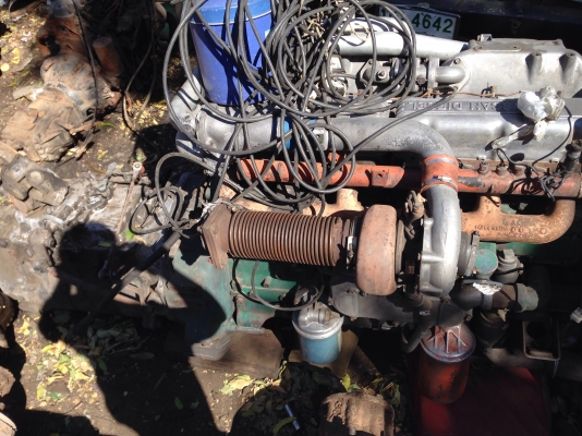 ขายเครื่องนิสสัน300 แรง ขายเครื่องนิสสัน300 แรง