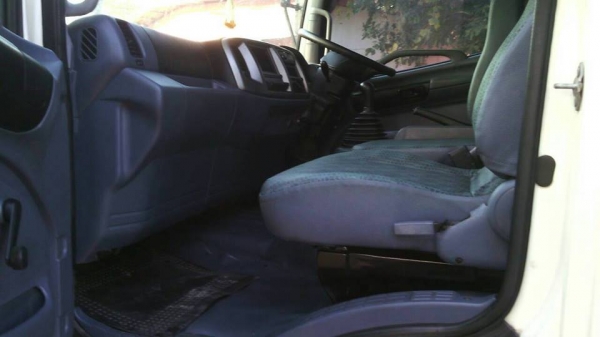 ขาย6ล้อ HINO MEGA150 ซีรีซ์500 ปี53 พร้อมคอกบรรทุก แชชซีสวยเครื่องดี เอกสารเล่มทะเบียนพร้อม วิ่งใช้งานน้อย