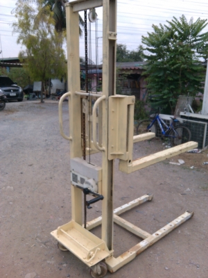 รถยกมือหมุน 350 กก