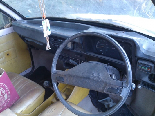 ขายรถ  รถซูซูกิ ฟรอนเต้จอดอยู่ที่อู่  หาคนซื้อเอาไปปั้นต่อ  ต้องการขาย 25000  ลดอีก  17000  เอาไปซ่อมนิดหน่อยใช้ได้ครับ   มีรายการที่ต้องซ่อม   ตามนี้คะ 1.ลูกปืนล้อหน้าL+R  2ลูก 2ลูกปืนล้อหลัง L+R 2ชุด 3.ผ้าเบรคหน้า1ชุดผ้าเบรคหลัง1ชุด  4ยางซ่อมดิสก์เบรคหน