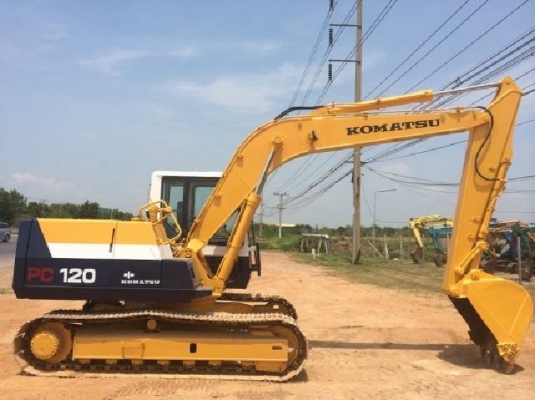 ขายรถแบคโฮ KOMATSU PC120-5 ระบบไฟฟ้าเต็ม รถนอกนำเข้าสภาพสวย มีVDOการทำงานครับ