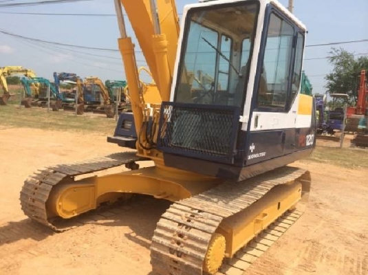 ขายรถแบคโฮ KOMATSU PC120-5 ระบบไฟฟ้าเต็ม รถนอกนำเข้าสภาพสวย มีVDOการทำงานครับ