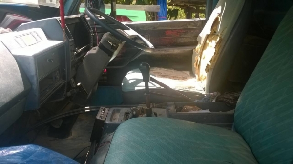 ขาย 6 ล้อดั้ม NPR 115 ปี 37 คัสซีสวย เครื่อง 4BD1 115 แรงม้า F หน้า-หลัง ทะเบียนพร้อมโอน ราคาคุยกันได้