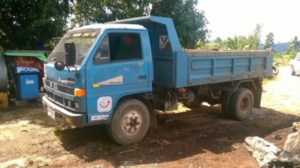 ขาย 6 ล้อดั้ม NPR 115 ปี 37 คัสซีสวย เครื่อง 4BD1 115 แรงม้า F หน้า-หลัง ทะเบียนพร้อมโอน ราคาคุยกันได้