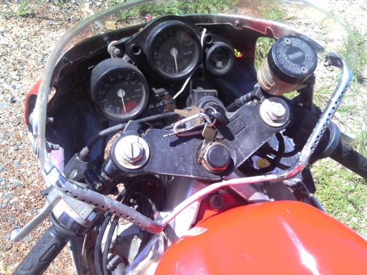 ขาย HONDA nsr250 สภาพตามรูป มีเล่มครับ  95000