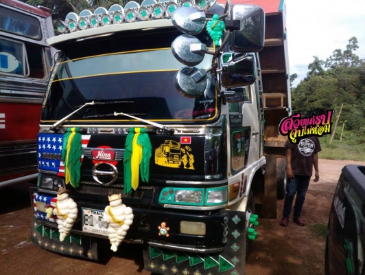 **860,000 บ.ต่อรอง**ขาย6ล้อดั้มดินขวัญใจวัยโจ๋ HINO FD3HLA JO7C-175HP เครื่อง5สูบ 175แรง แน่นๆ แห้งๆ ไม่มีเยิ้ม แรงดี เกียร์ดีไม่มีหลุด ช่วงล่างFหน้า-หลัง คัสซีสวยไม่ปะไม่ดาม กระบะดั้มเหล็ก5ตัน3.60ม.ยิงหน้าสภาพสวย พื้นดีข้างสวยไม่ผุไม่โก่ง ดั้มดีไม่มียุบ