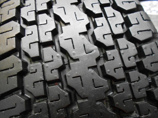 ขายยาง Bridgestone Dueler 689 245/70/16 ปี 14 ถอดป้ายแดง 1 ชุด/ใส่ฟรี ส่งฟรีค่ะ