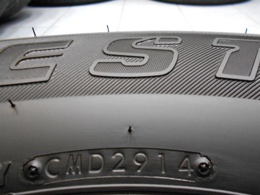 ขายล้อแม็ก New Pajero 2014 ขอบ 17 พร้อมยาง Bridgestone 265/65/17 ป้ายแดงปี 14/เทิร์นได้ ใส่ฟรี ส่งฟรีค่ะ ขายล้อแม็ก New Pajero 2014 ขอบ 17 พร้อมยาง Bridgestone 265/65/17 ป้ายแดงปี 14/เทิร์นได้ ใส่ฟรี ส่งฟรีค่ะ