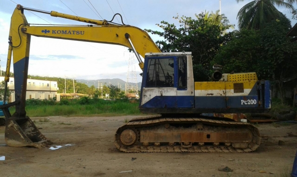 ขายถูกแบคโฮ KOMATSU PC 200-3