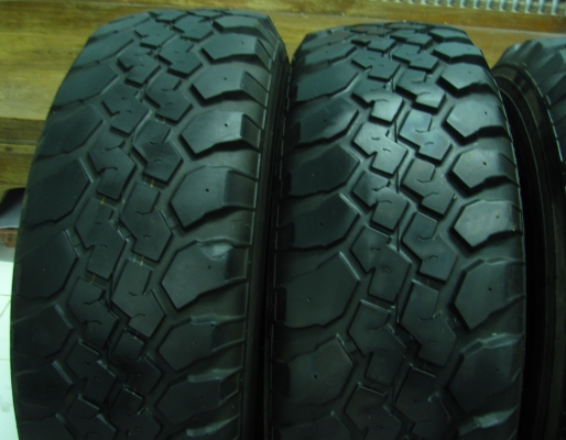 Maxxis Buckshot 265/75/16 ปี 12 ชุดละ 4,000.-ถ่ายรูปมาใหม่ครับ Maxxis Buckshot 265/75/16 ปี 12 ชุดละ 4,000.-ถ่ายรูปมาใหม่ครับ