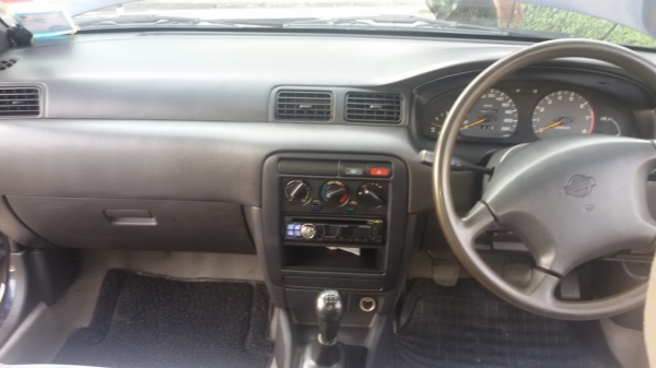 NISSAN SUNNY SALOON ปี95
