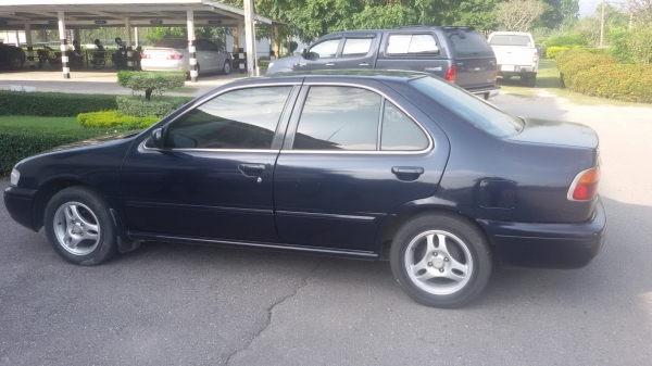 NISSAN SUNNY SALOON ปี95