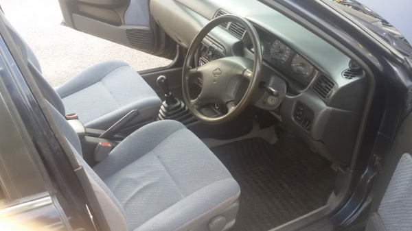 NISSAN SUNNY SALOON ปี95