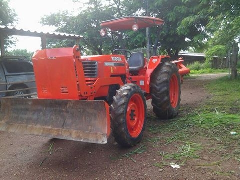 ขายคูโบต้า M5000 พร้อมใช้งาน อุปกรณ์มี ดันหน้า  ผาน6 เอกสาาพร้อมโอน ราคาต่อรองได้นิดหน่อย