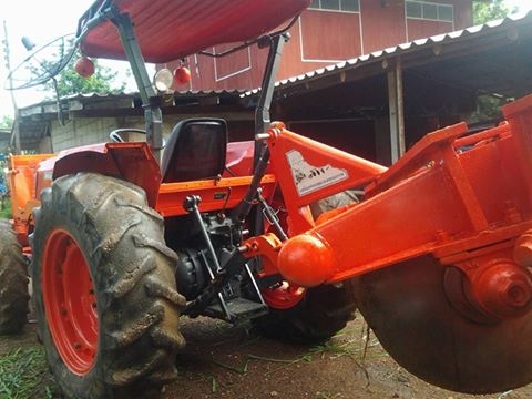 ขายคูโบต้า M5000 พร้อมใช้งาน อุปกรณ์มี ดันหน้า  ผาน6 เอกสาาพร้อมโอน ราคาต่อรองได้นิดหน่อย