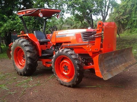 ขายคูโบต้า M5000 พร้อมใช้งาน อุปกรณ์มี ดันหน้า  ผาน6 เอกสาาพร้อมโอน ราคาต่อรองได้นิดหน่อย