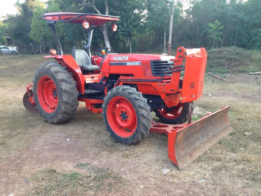 ขายคูโบต้า M5000 พร้อมใช้งาน อุปกรณ์มี ดันหน้า  ผาน6 เอกสาาพร้อมโอน ราคาต่อรองได้นิดหน่อย