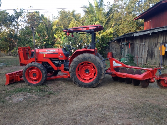 ขายคูโบต้า M5000 พร้อมใช้งาน อุปกรณ์มี ดันหน้า  ผาน6 เอกสาาพร้อมโอน ราคาต่อรองได้นิดหน่อย