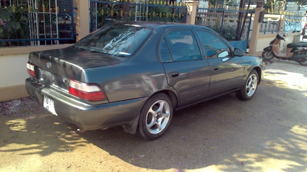 toyota corolla 1.3พร้อมใช้พร้อมโอนครับแอร์เย็นครับแมกขอบ15