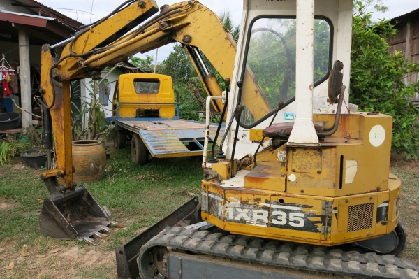 MITSUBISHI MXR 35 เครื่อง 4 สูบมีใบดัน แขน U 230,000 บ