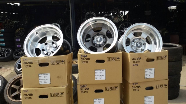 ล้อขอบ 15 ล้อใหม่ กว้าง 10 นิ้ว ET - 44 ชุดล่ะ 12000