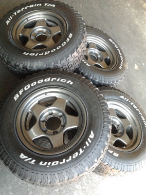 แบรดเลย์ วี + BF All 265/70/16 ปี44/11 สวยๆ1ชุด