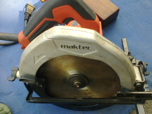 เลื่อยวงเดือน