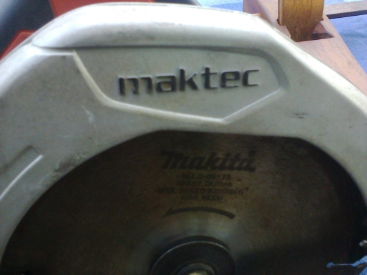 เลื่อยวงเดือน