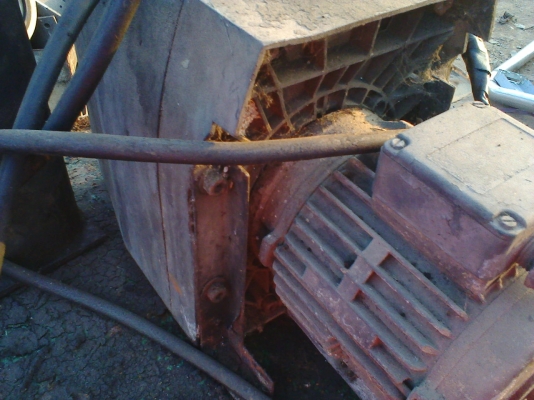 ปั้มน้ำหอยโข่งพร้อมหัวกะโหลก