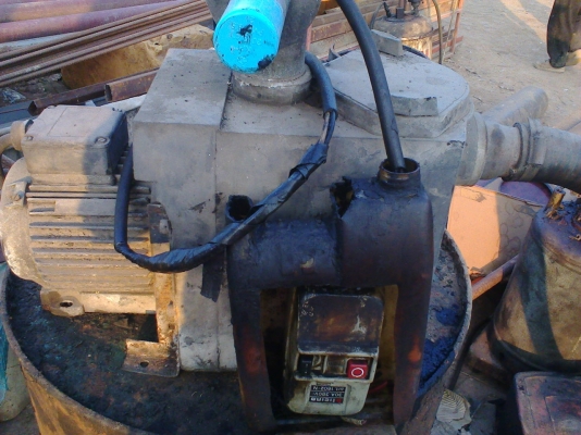 ปั้มน้ำหอยโข่งพร้อมหัวกะโหลก