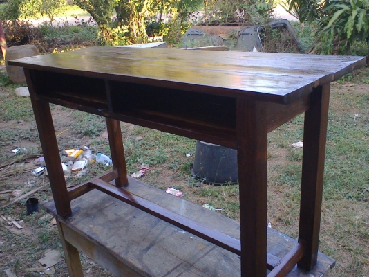 โต๊ะนักเรียนคู่ไม้สักทำสีใหม่ โต๊ะนักเรียนคู่ไม้สักทำสีใหม่