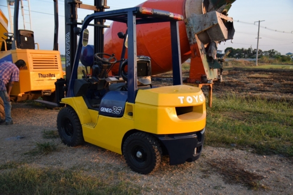 ขาย รถโฟล์คลิฟ TOYOTA 7FD25 รุ่น 7