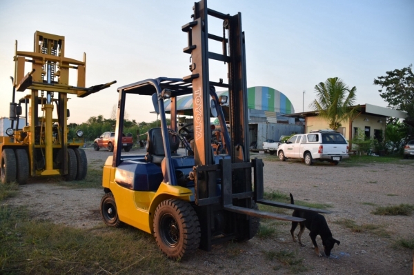 ขาย รถโฟล์คลิฟ TOYOTA 7FD25 รุ่น 7