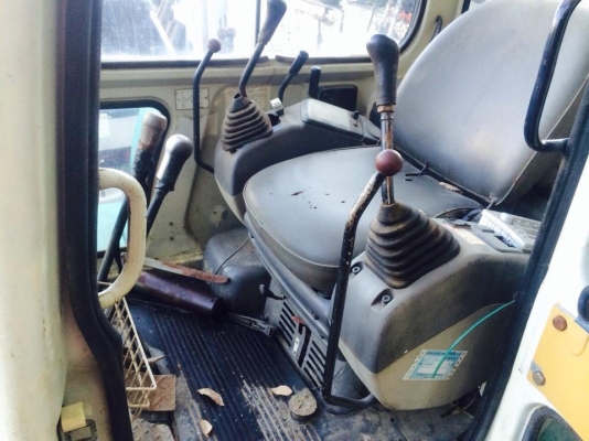 โคมัตซุ PC40-7 สนใจโทร 083 081 2889 ฟ้า: NDTT