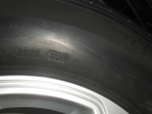 ล้อแม็ก 17นิ้ว 6รู ฟอด พร้อมยาง สวยๆ 4 ล้อ ราคา 7900 บาท