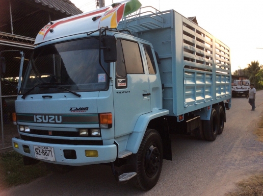 ISUZU ROCKY 195แท้ กระบะยาว 6.20 ม. ครัทซีใหญ่ตลอด รถสวยพร้อมใช้งาน ขาย 800,000 บาท (ติดต่อ ศุภากร 081-4252943)