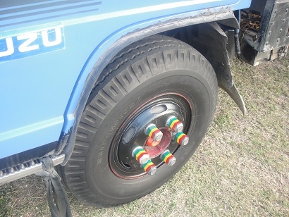 รับมัดจำแล้วครับ....ขาย ISUZU NPR 115 แรง ห้างแท้ จดปี 35