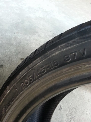 ยาง 205/45/16 4 เส้น สวยๆ ยาง 205/45/16 4 เส้น สวยๆ