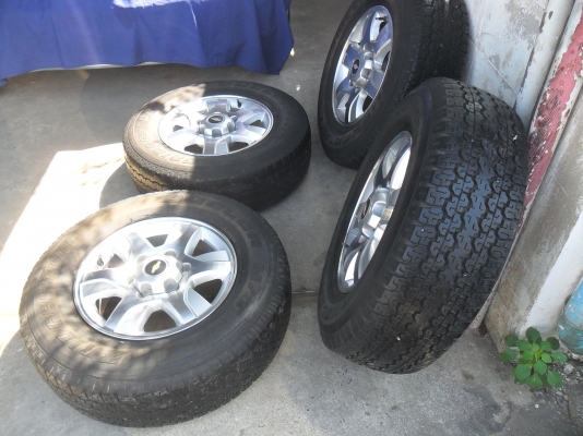 ล้อแม็ก 16นิ้ว 6รู เชฟ พร้อมยาง สวยๆ 4 ล้อ ราคา 6900 บาท