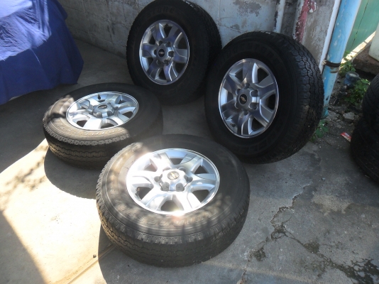 ล้อแม็ก 16นิ้ว 6รู เชฟ พร้อมยาง สวยๆ 4 ล้อ ราคา 6900 บาท