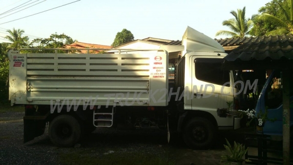 รถบรรทุก 6 ล้อดัมพ์ HINO  150  แรงม้า ปีจดทะเบียน 2555