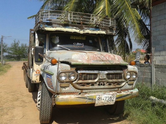 ขาย10ล้อ1พลาหน้ายาว พร้อมหางพับกระบอกไฮโดรลิกซ์ พร้อมใช้งาน ช่วงล่างใหญ่ คานหน้าใหญ่ ลากแบ็กโคได้ สภาพพร้อมลุยงาน