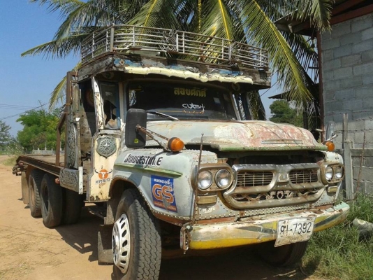 ขาย10ล้อ1พลาหน้ายาว พร้อมหางพับกระบอกไฮโดรลิกซ์ พร้อมใช้งาน ช่วงล่างใหญ่ คานหน้าใหญ่ ลากแบ็กโคได้ สภาพพร้อมลุยงาน