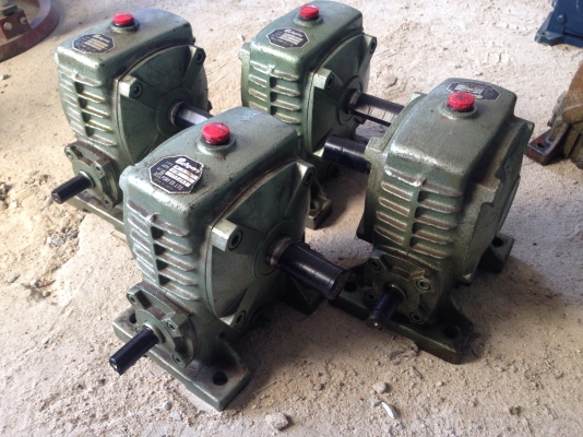 ขายหัวเกียร์ทดรอบ Bellpony เบอร์70 อัตราทด 1:20 made in Japan สภาพสวยมาก พร้อมใช้งาน มี 8 ตัวครับ