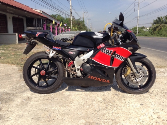 ธารนนทบุรี//ขาย honda nc30 เครื่องสมบูรณ์ความร้อนปกติ ระบบไฟปกติใช้ทุกจุด ราคา 79,000 บาท ทะเบียนแท้