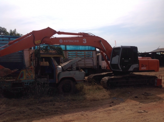 Hitachi EX200-2 สวยๆ เจ้าของขายเอง 0817858870
