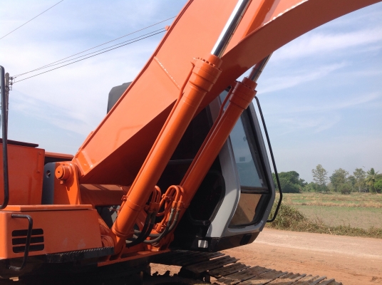Hitachi EX200-2 สวยๆ เจ้าของขายเอง 0817858870